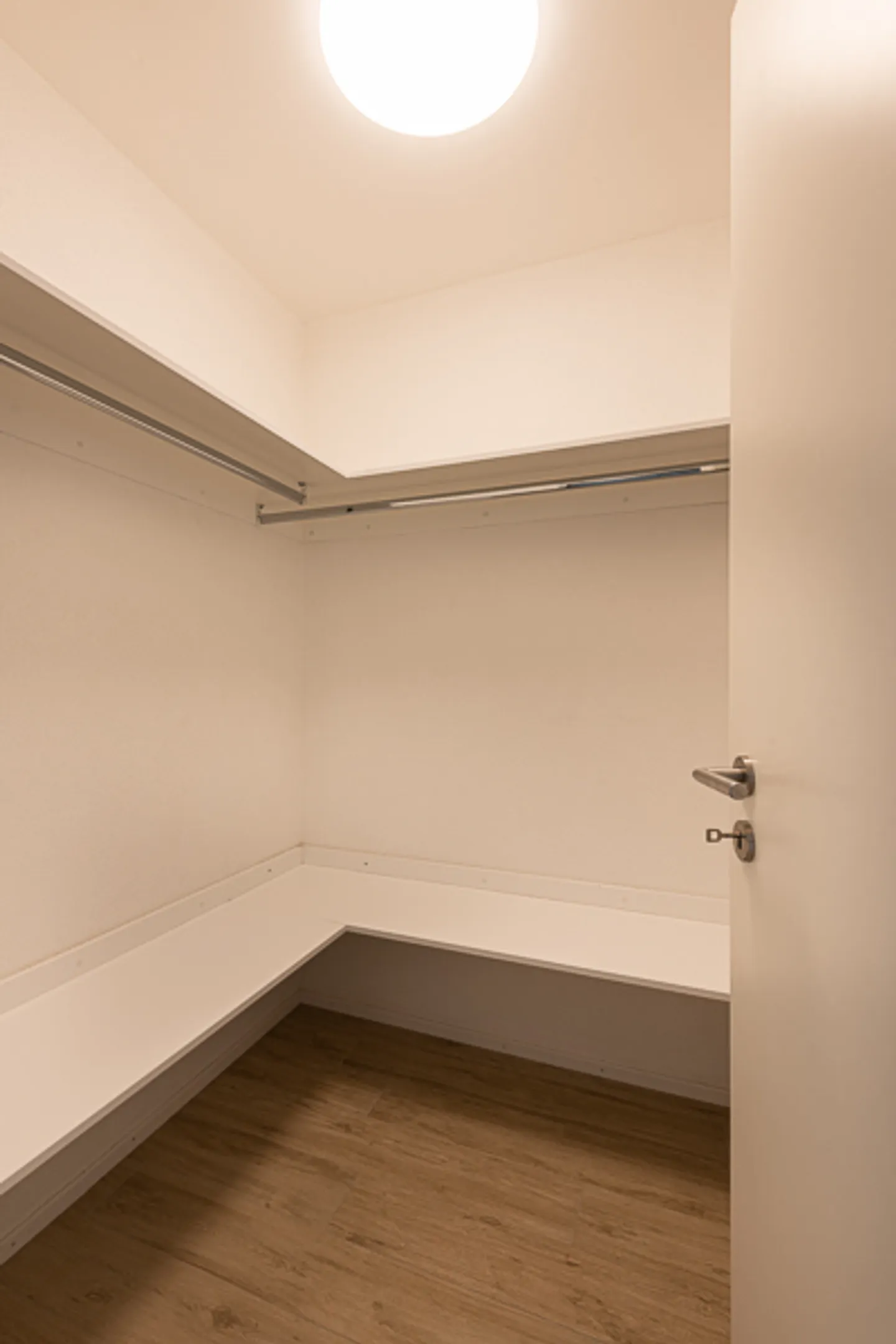 Traumwohnung mit zwei Terrassen und traumhafter Weitsicht! - Foto 11 di 12