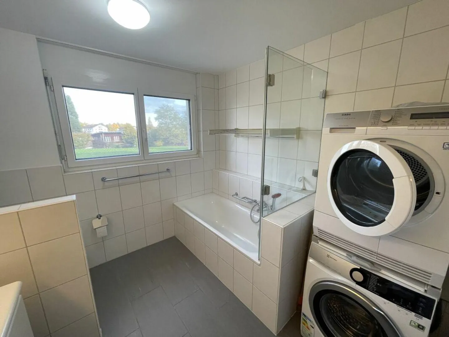 Fabelhafte 5.5 Zimmer Wohnung mit Garten - Foto 8 von 12