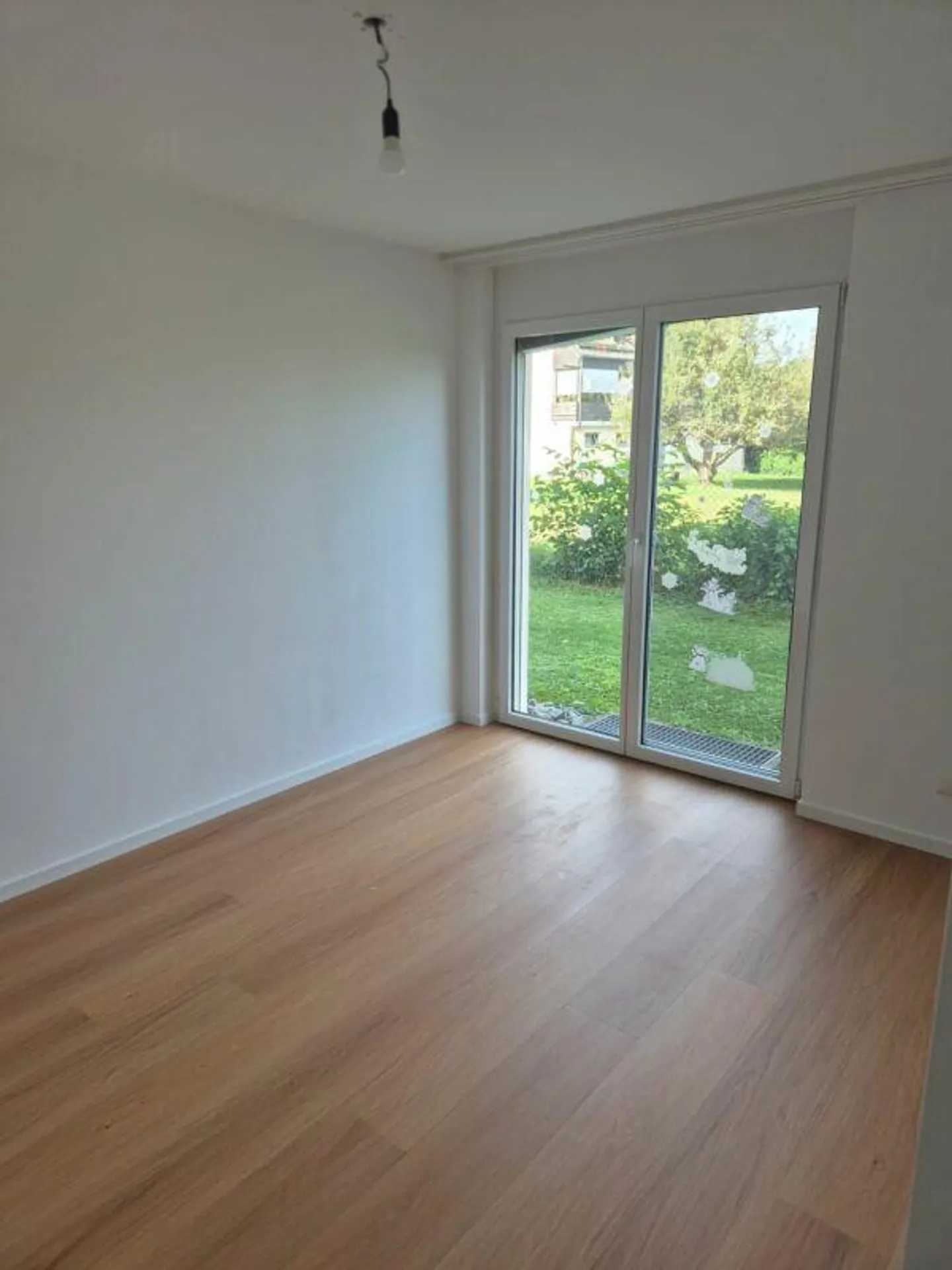 Fabelhafte 5.5 Zimmer Wohnung mit Garten - Foto 11 von 12