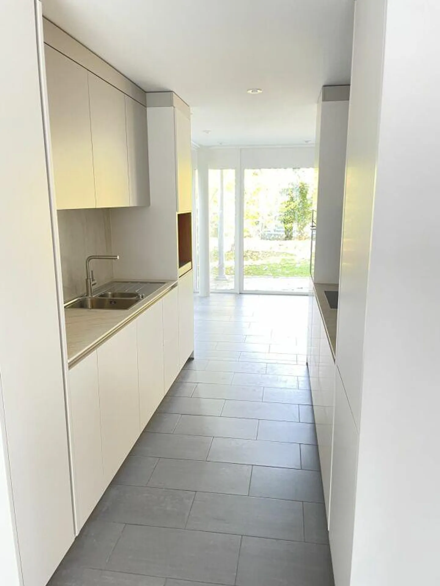 Fabelhafte 5.5 Zimmer Wohnung mit Garten - Foto 5 von 12