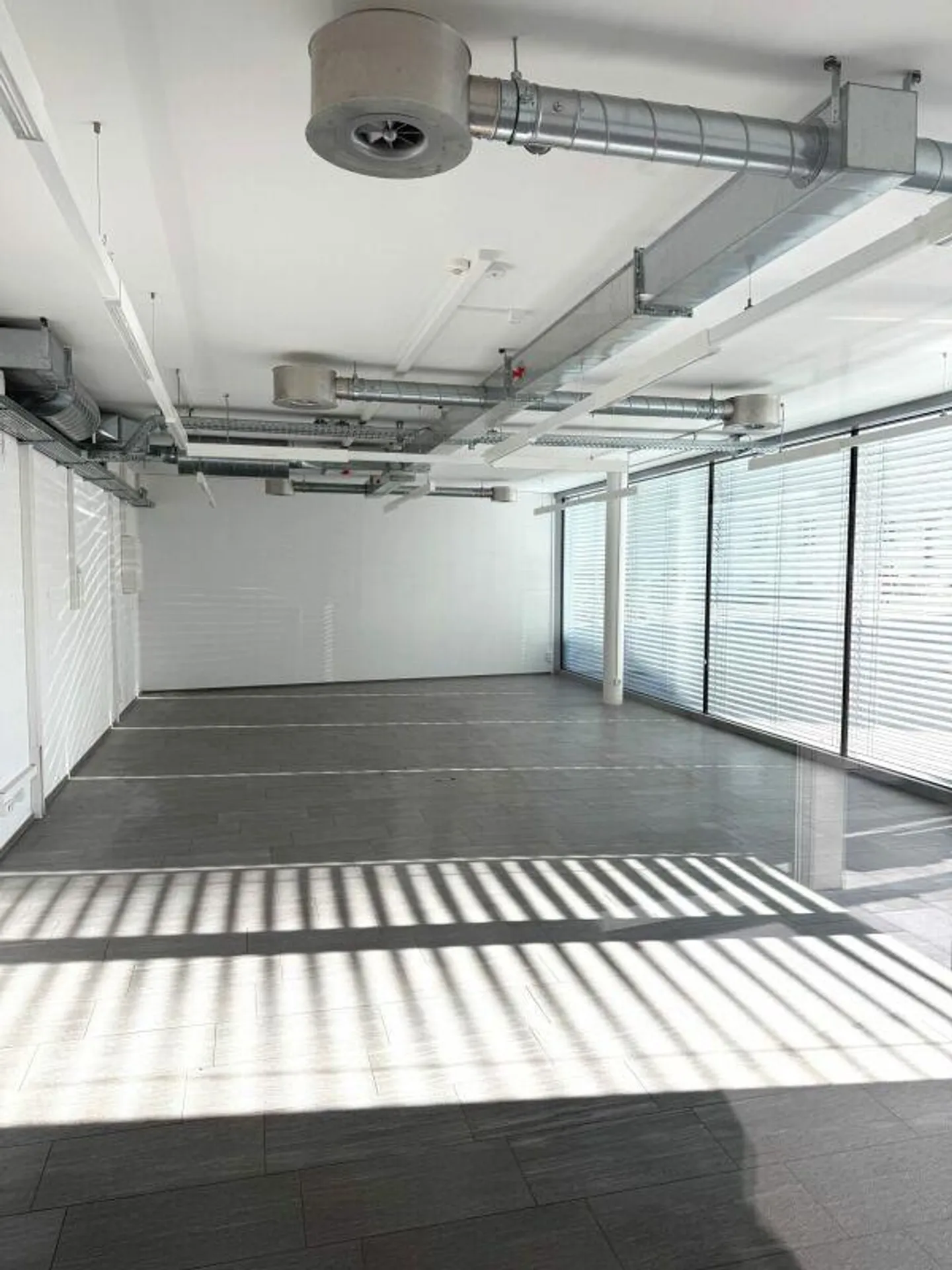 Modern commercial space with custom expansion - optionally expandable - Photo 2 of 11