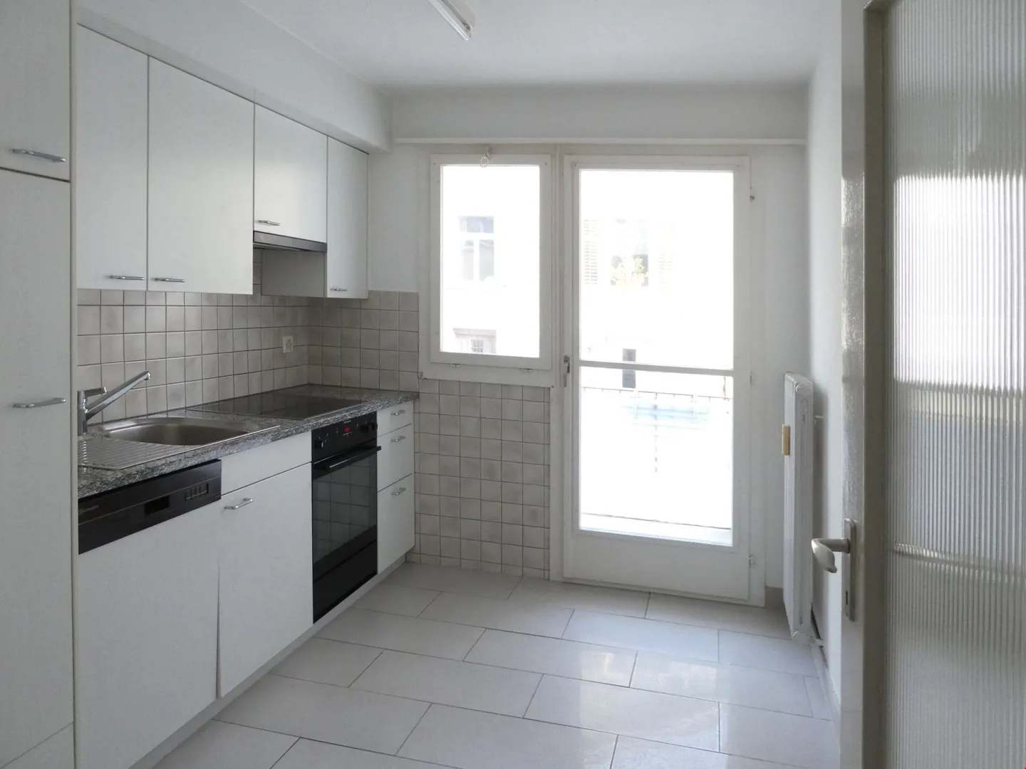 Bellissimo appartamento ristrutturato di 4½ locali al 3° piano con 2 balconi - Foto 1 di 14