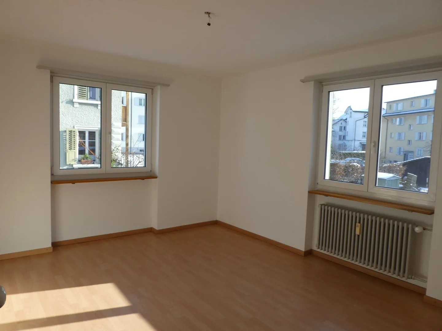 Bellissimo appartamento ristrutturato di 4½ locali al 3° piano con 2 balconi - Foto 8 di 14