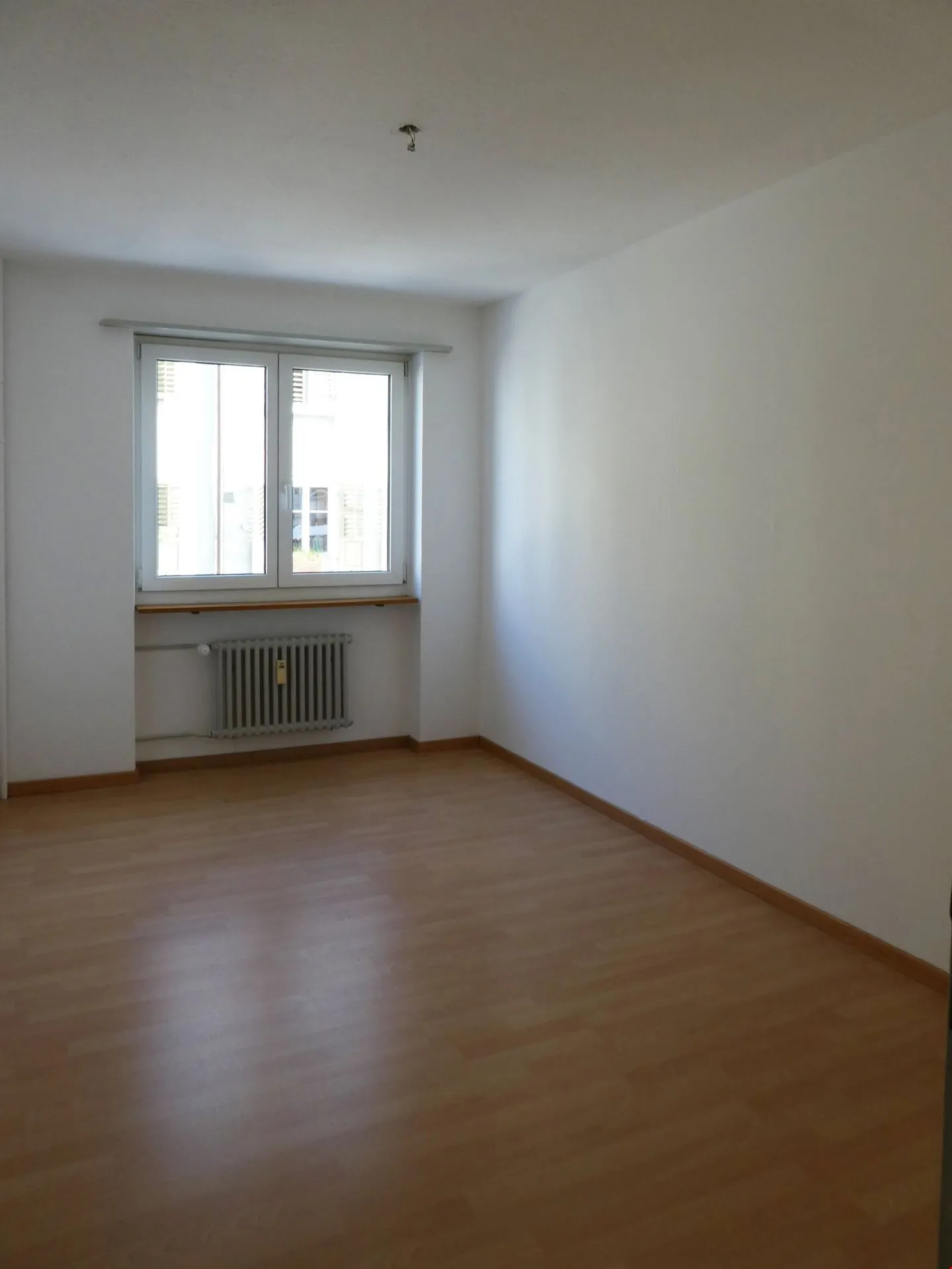 Bellissimo appartamento ristrutturato di 4½ locali al 3° piano con 2 balconi - Foto 9 di 14