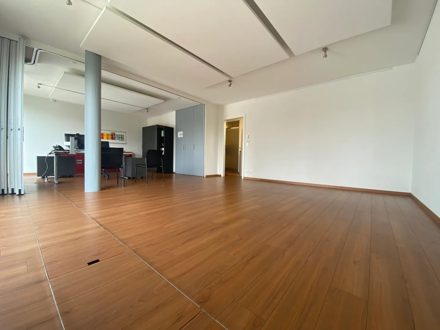 Bürofläche zur Miete nur wenige Schritte von der M1 und dem Bahnhof Renens entfernt - Foto 3 von 11