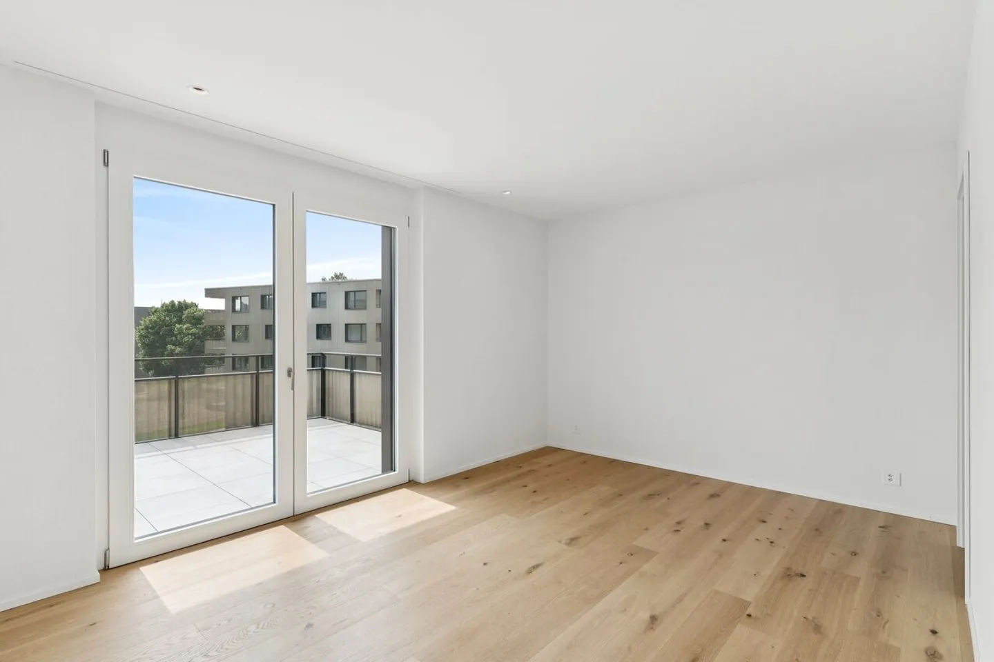 Exceptional penthouse with panoramic view in a modern eco-district - Photo 8 of 24