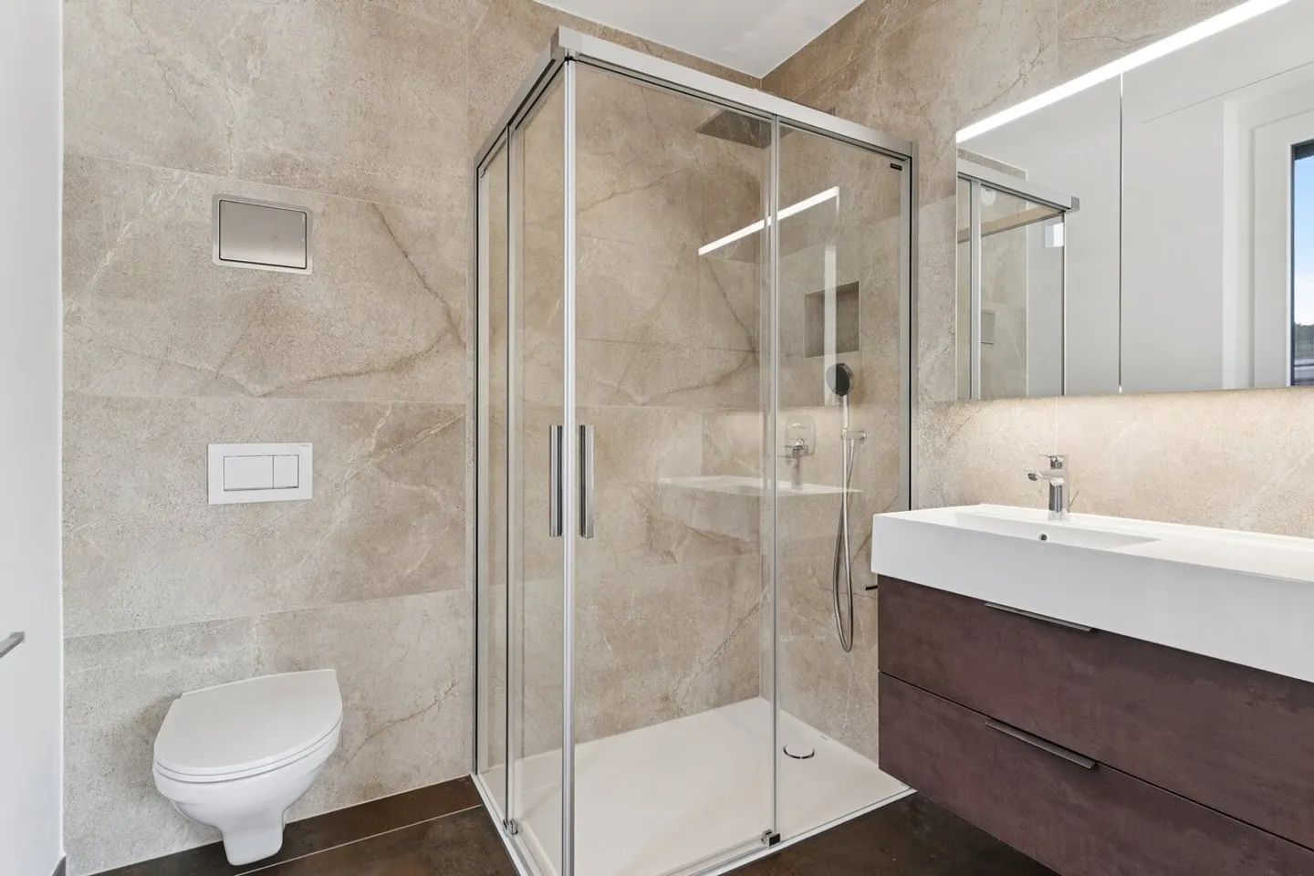 Exceptional penthouse with panoramic view in a modern eco-district - Photo 11 of 24