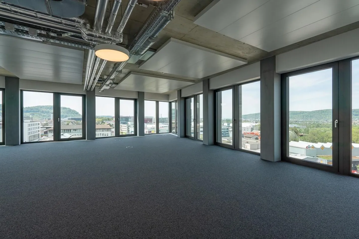 Ready to work - Working in the Ceres Tower - Photo 2 of 9