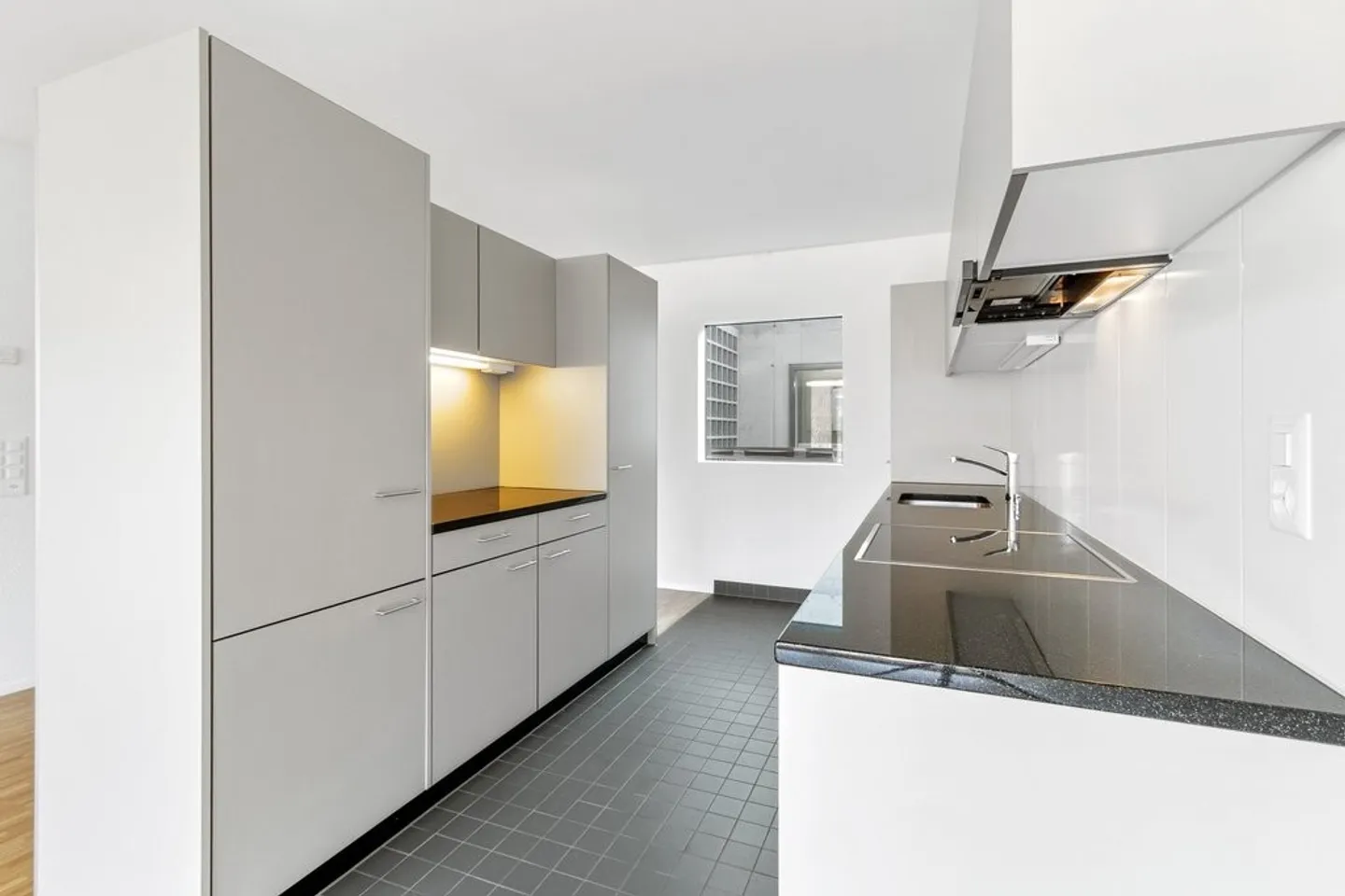 Penthouse for rent - Photo 2 of 9