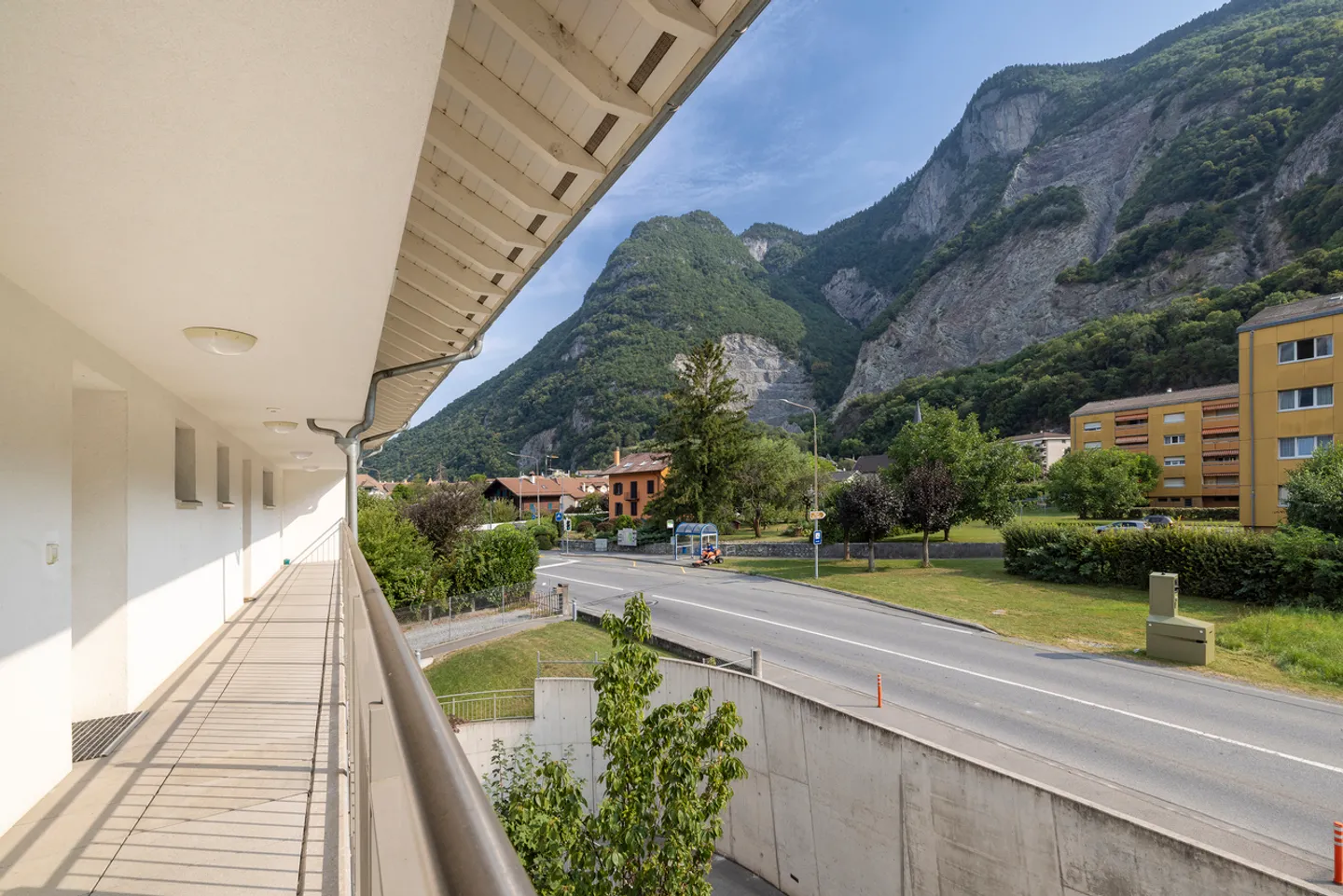 Appartamento con 3.5 stanze nel cuore del villaggio - Foto 11 di 12