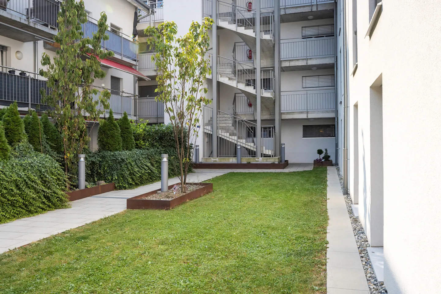 Appartamento con 3.5 stanze nel cuore del villaggio - Foto 2 di 12