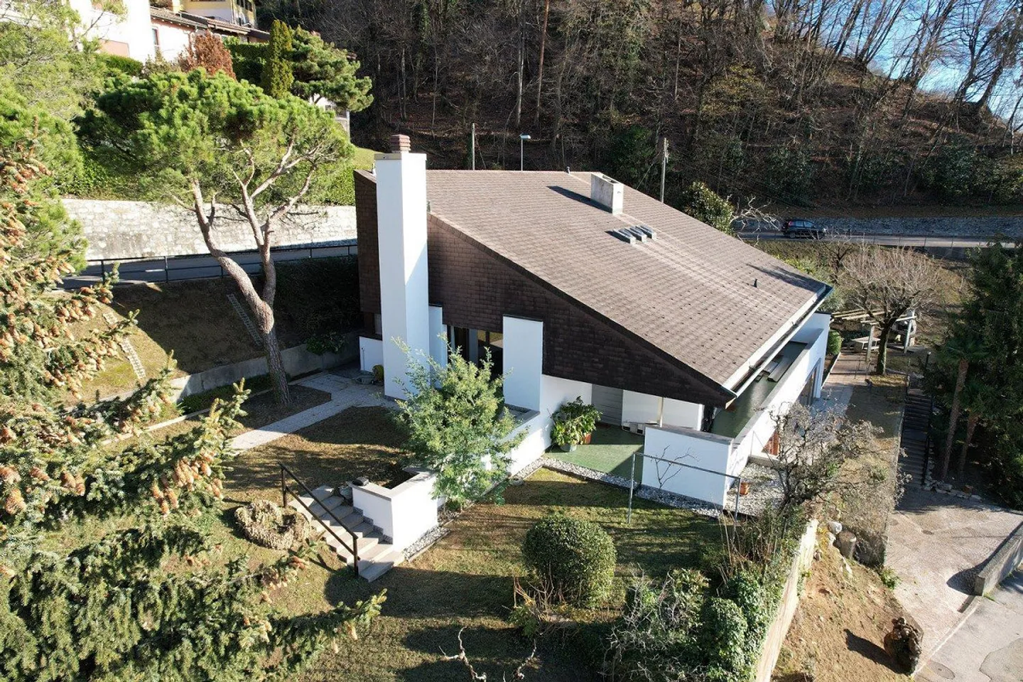 Villa con terreno edificabile e vista aperta - Foto 1 von 17