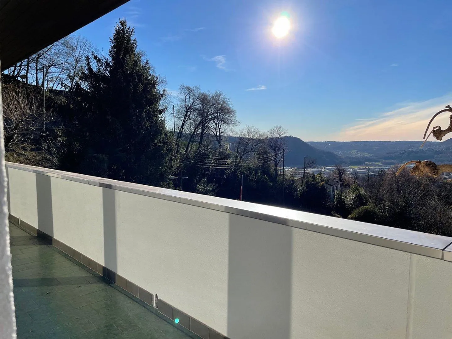 Villa con terreno edificabile e vista aperta - Foto 10 von 17