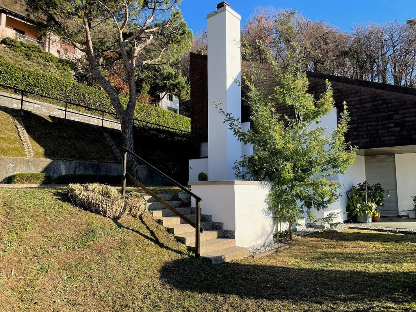 Villa con terreno edificabile e vista aperta - Foto 11 von 17