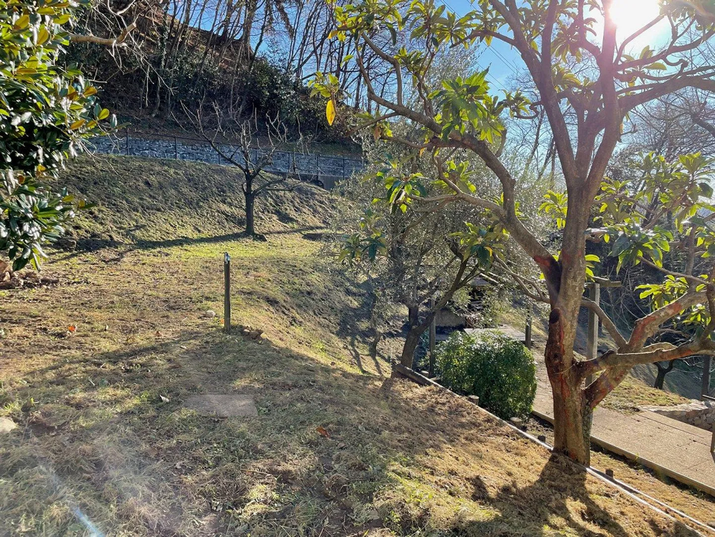 Villa con terreno edificabile e vista aperta - Foto 5 von 17