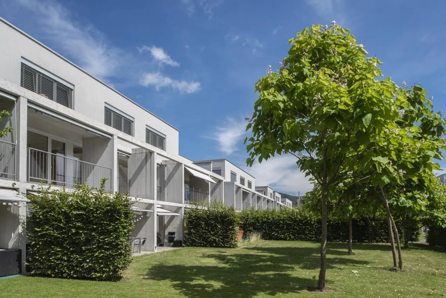 Sunny Views for Families - Living with Garden Terrace - Photo 1 of 8