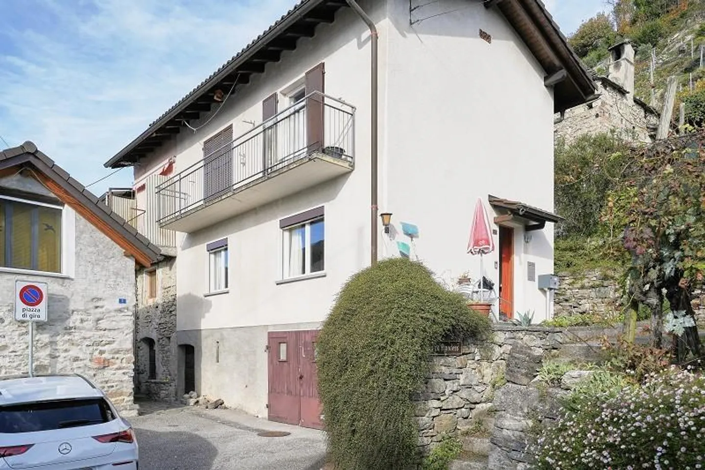Maison individuelle 3 1/2 pièces dans un endroit très ensoleillé et calme... - Photo 1 sur 16