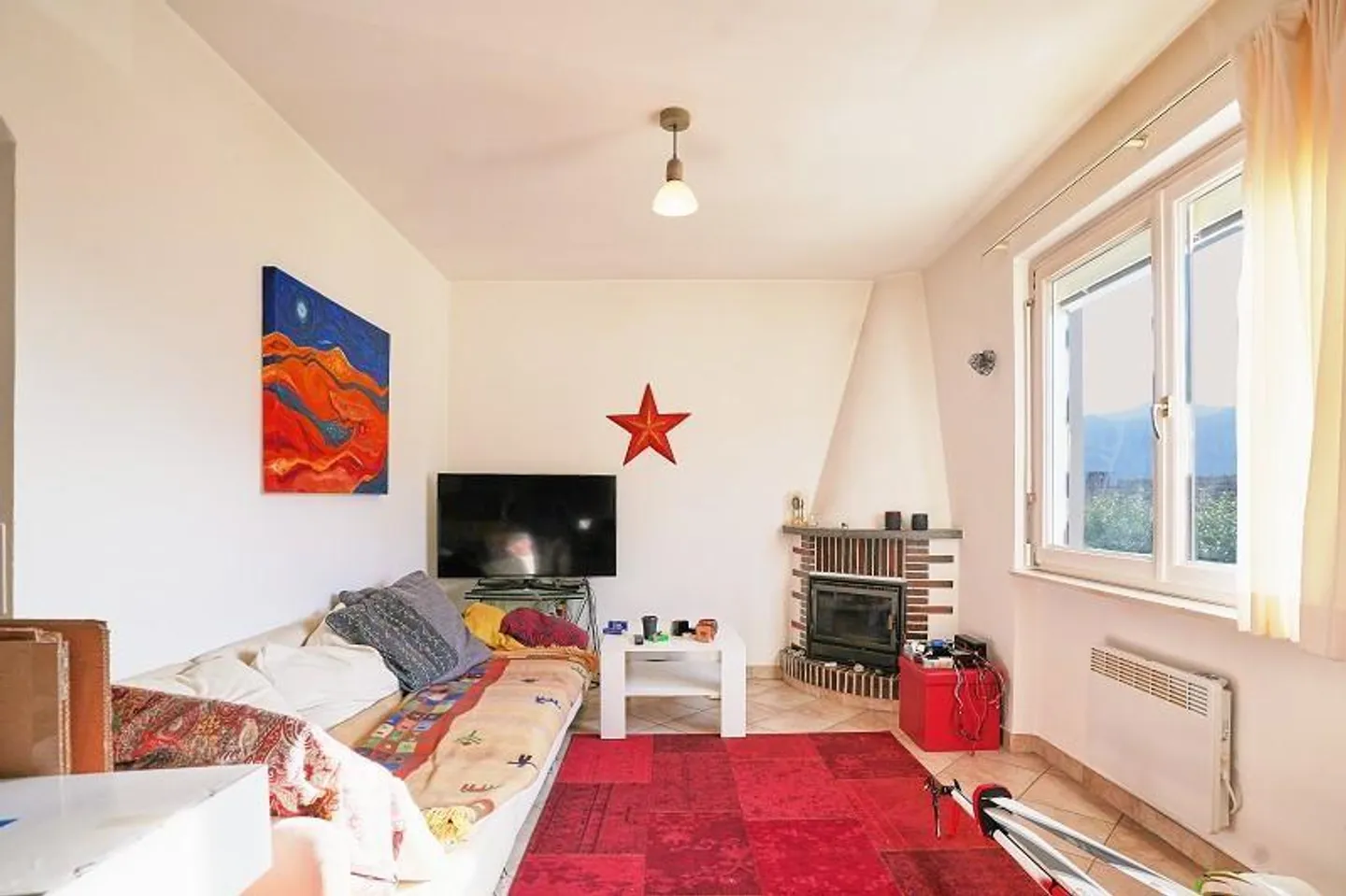 Maison individuelle 3 1/2 pièces dans un endroit très ensoleillé et calme... - Photo 2 sur 16