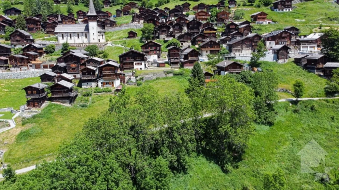 Bellissimo terreno da costruire - Foto 2 di 9