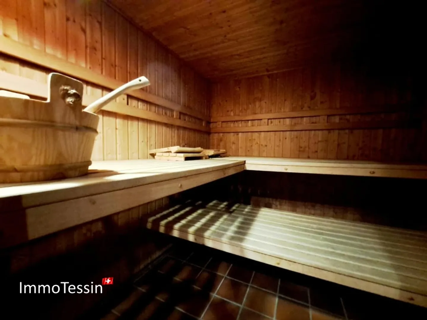 GELEGENHEIT: Luxuswohnung an top Lage mit Pool & Seesicht über Lugano auf den Lago Lugano - Photo 5 sur 13