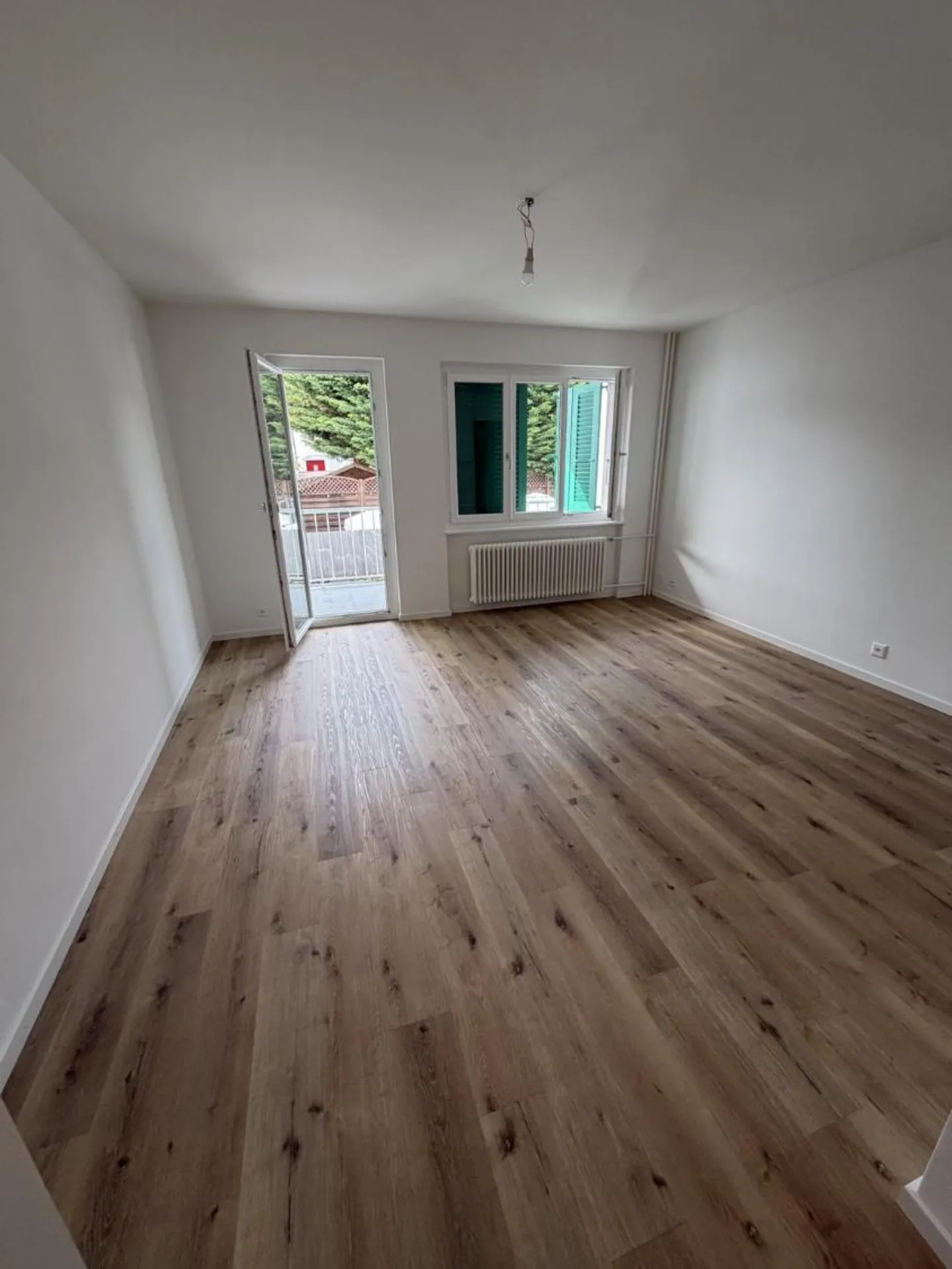 Renovated studio in the center of Rolle with balcony - Photo 3 of 5