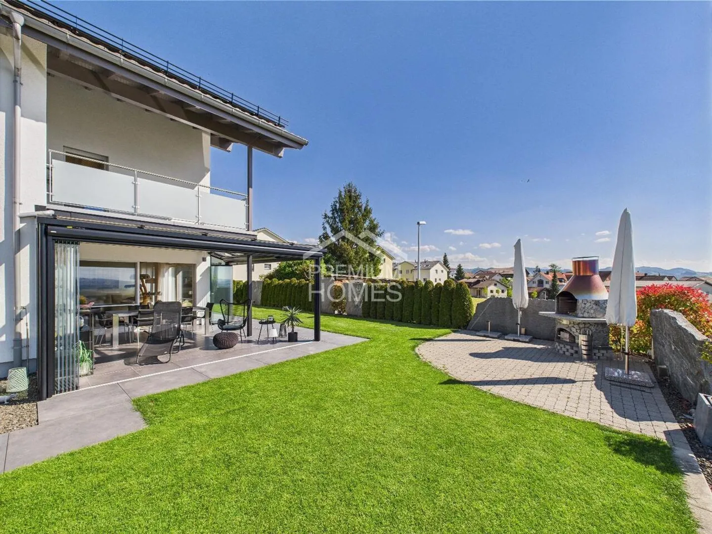 LIEBE AUF DEN ERSTEN BLICK - Foto 2 von 13