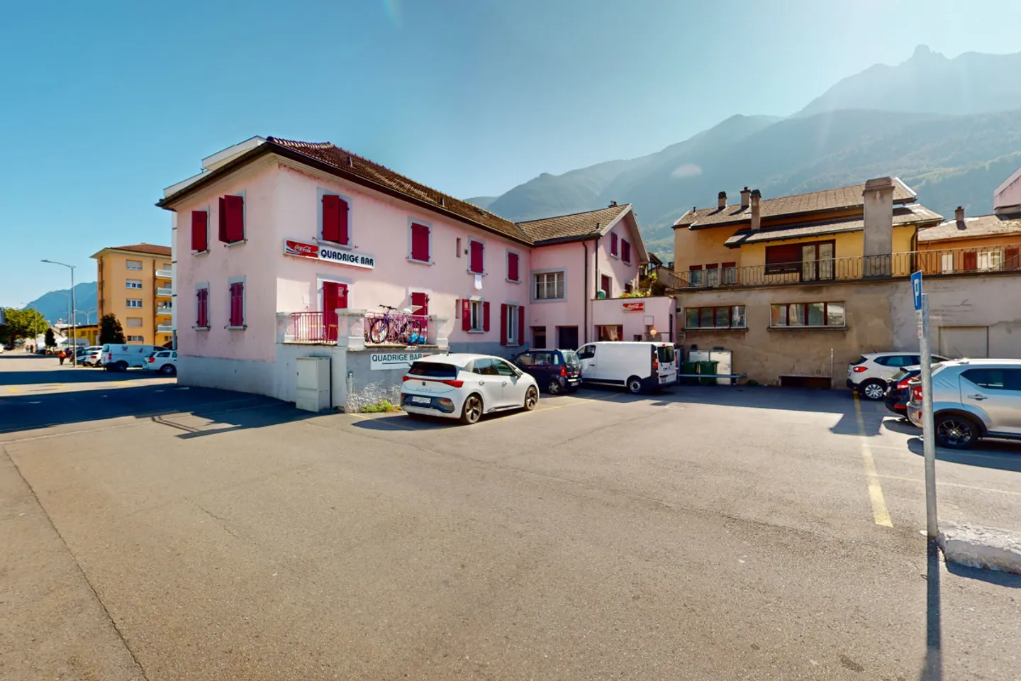 Residential building for sale - Photo 3 of 7