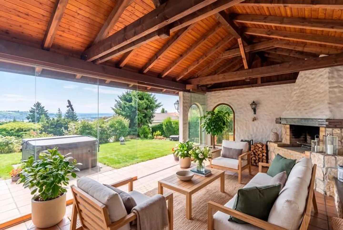 AREE VERDI, VISTA LONTANA, GIARDINO D'INVERNO - OTTIMA CASA UNIFAMILIARE A HÄ... - Foto 1 di 8