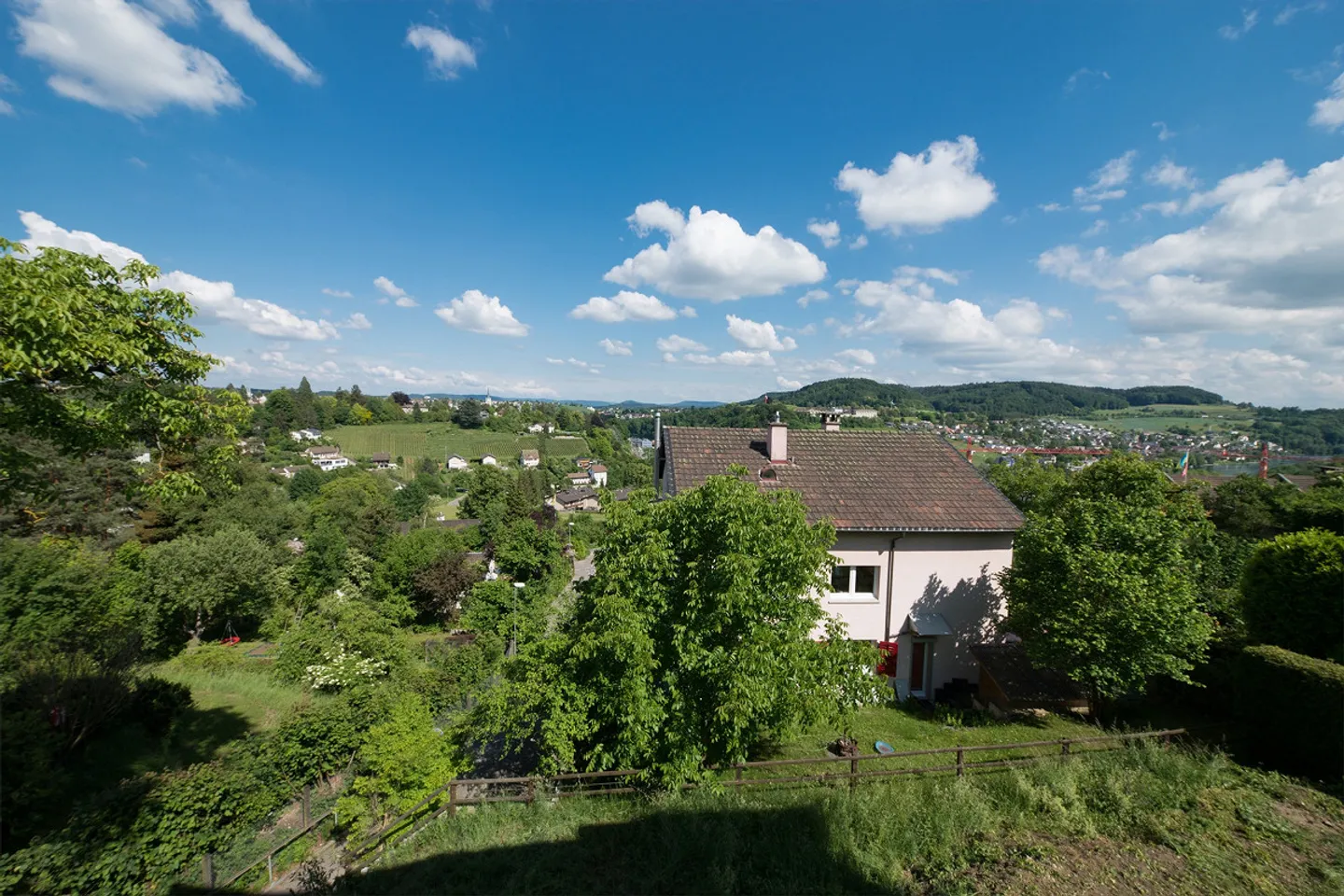 Belle appartement lumineux de 4 pièces avec utilisation du jardin - Photo 1 sur 11