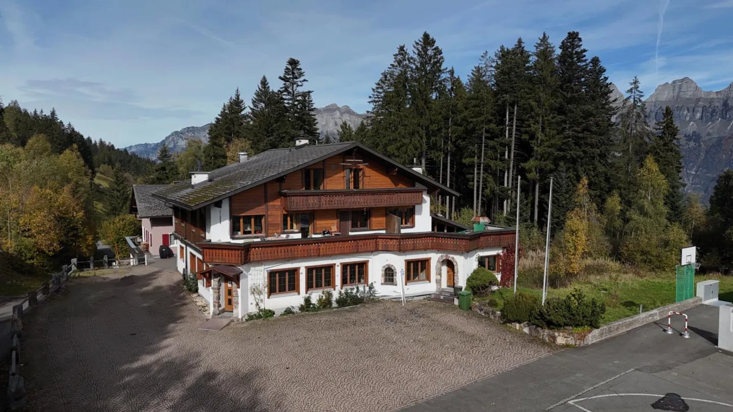 Tannenheim Lodge | Accogliente appartamento di 4 ½ stanze con camino - Foto 2 di 7