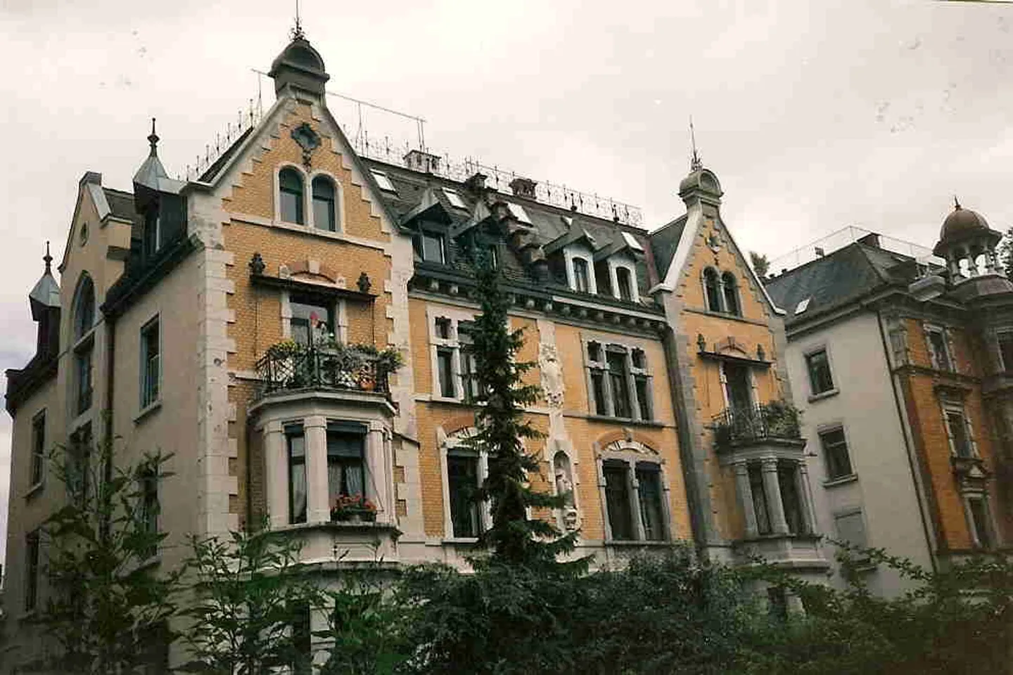 Chambre en colocation dans une maison Art Nouveau 30 m2 - Photo 1 sur 7