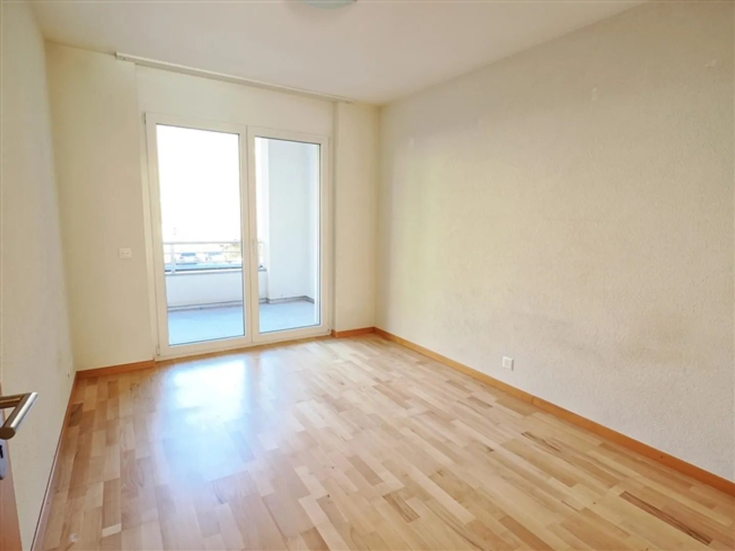 Grand et lumineux appartement de 3,5 pièces aux Bains de Saillon - Photo 8 sur 13