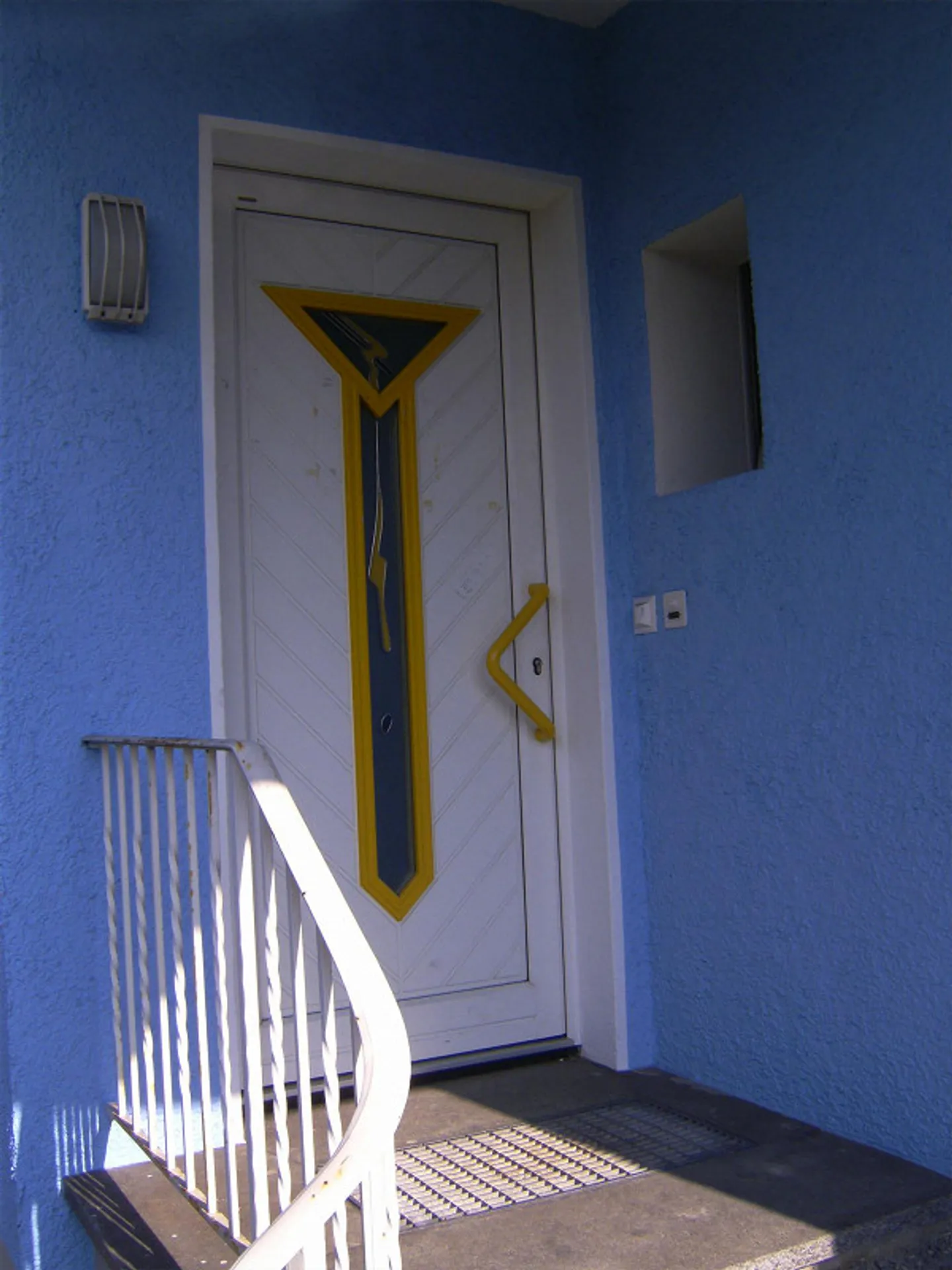 2-room apartment with separate entrance - Photo 1 of 2