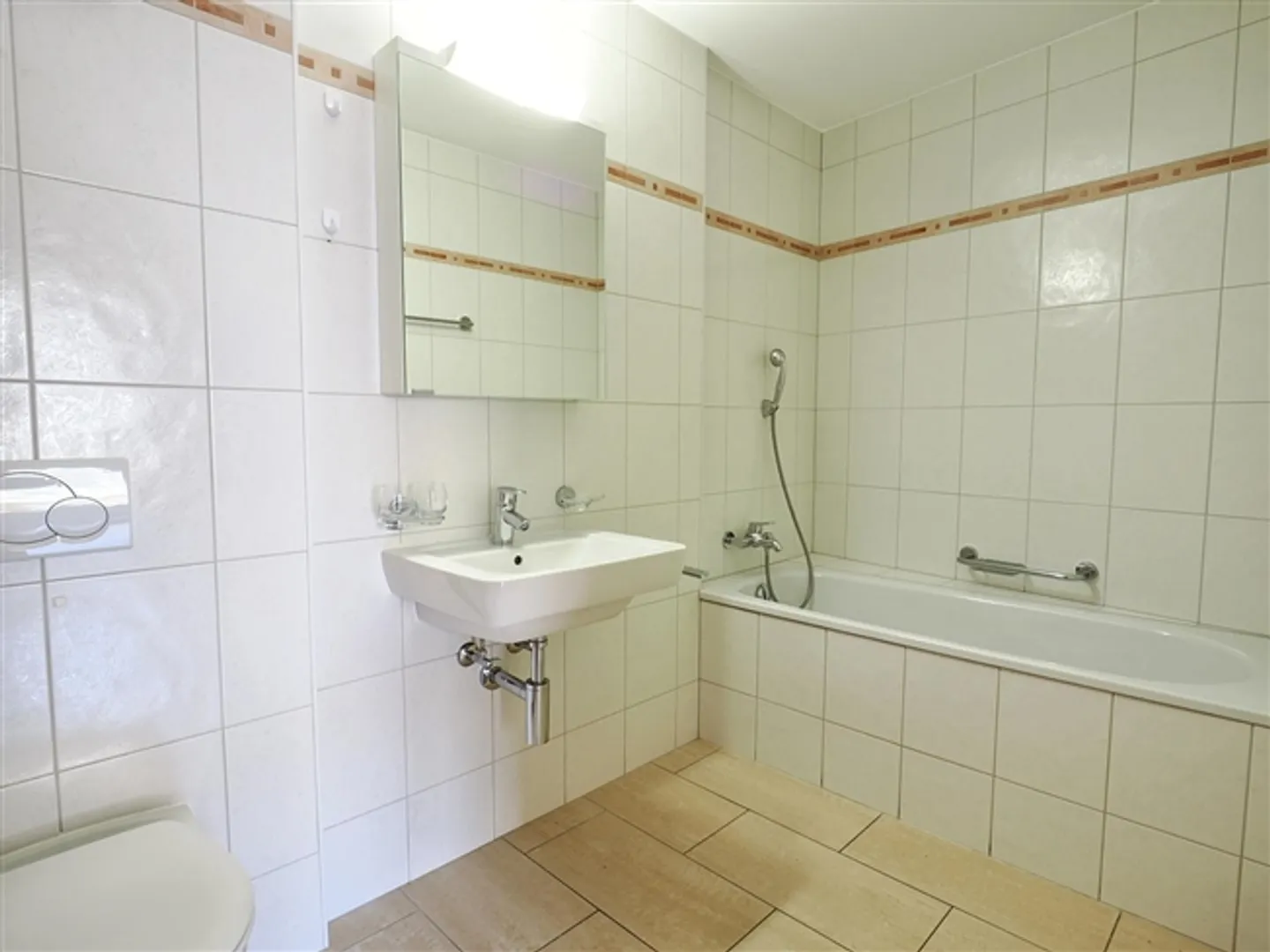 Grand et lumineux appartement de 3,5 pièces aux Bains de Saillon - Photo 10 sur 13