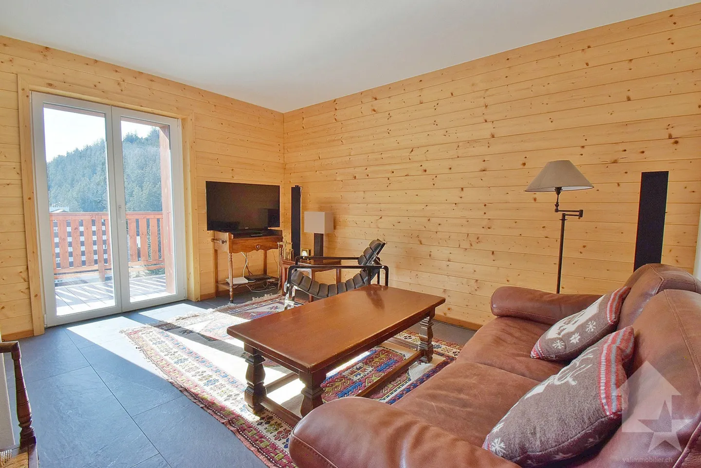 Magnificent building with 3 apartments - Photo 6 of 13