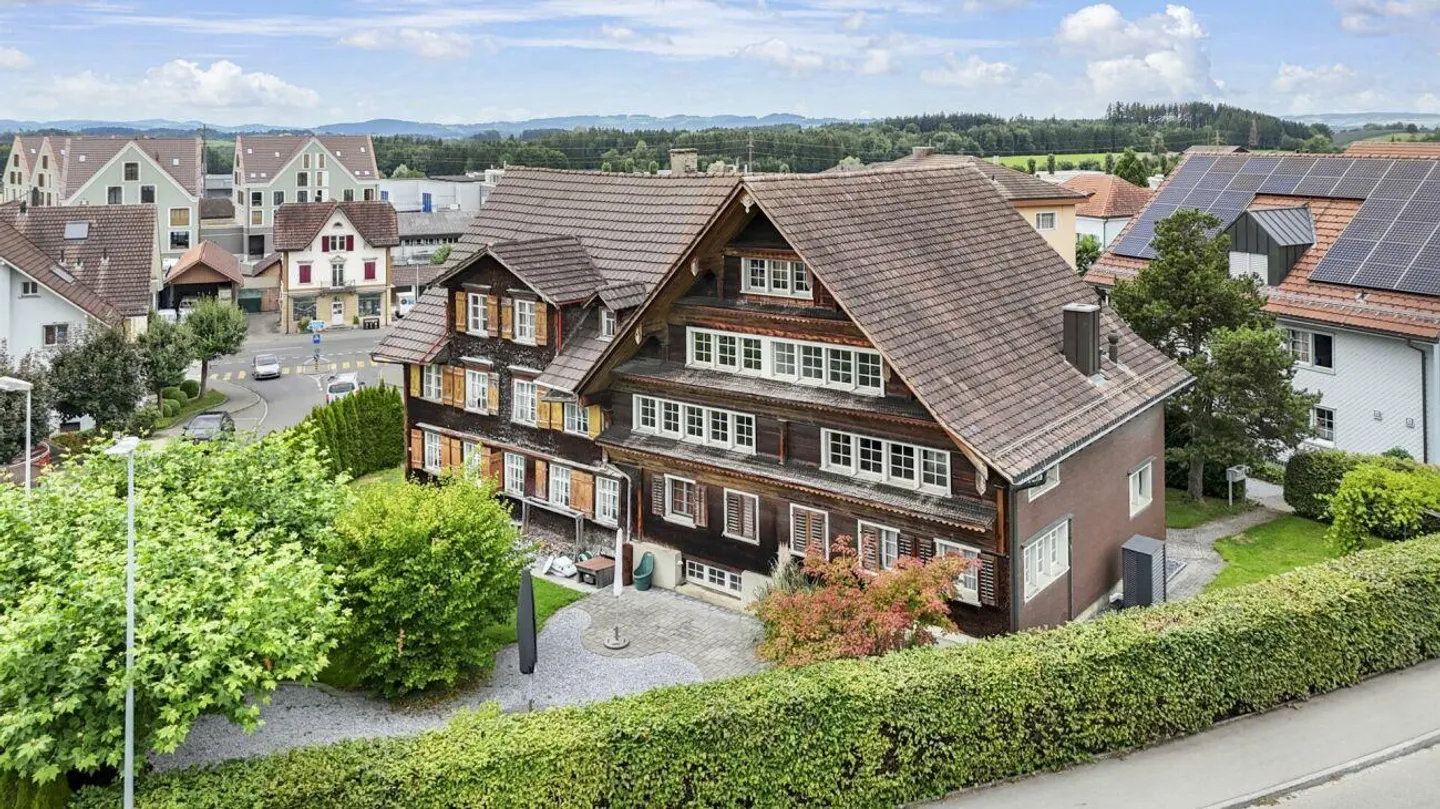6.5 ROOM SEMI-DETACHED HOUSE WITH LARGE GARDEN AND IN-LAW APARTMENT - Photo 1 of 27
