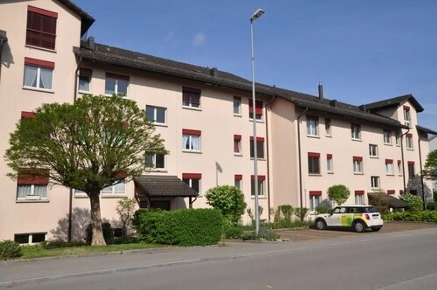 Apartment seeks single - Photo 1 of 11