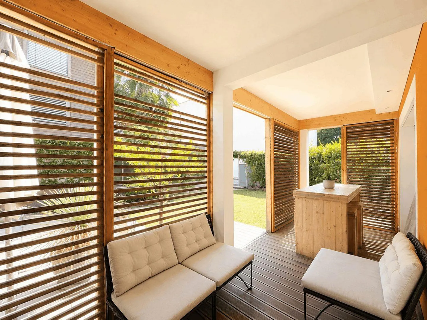 Familienhaus mit Terrassen und privatem Garten - Foto 1 von 23