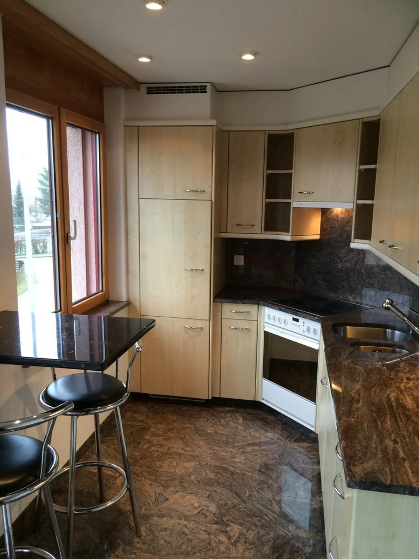 Beautiful 2.5-room ground floor apartment in Kirchberg - Photo 2 of 7