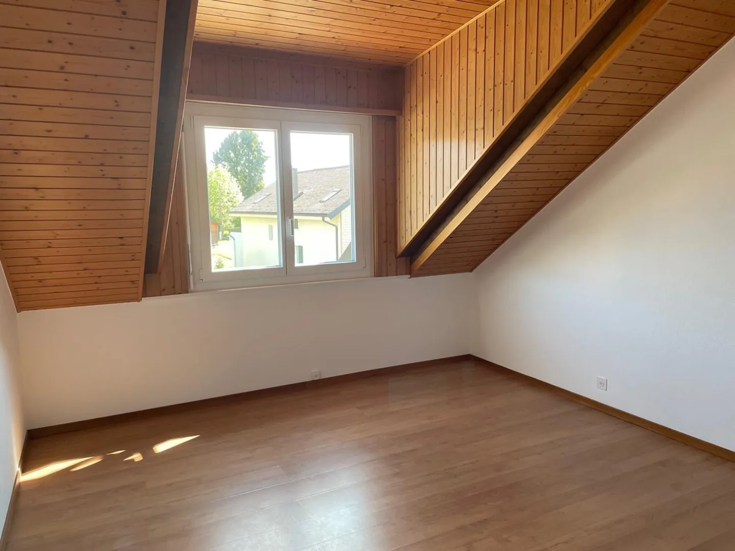 Duplex spacieux avec mezzanine - Photo 5 sur 9