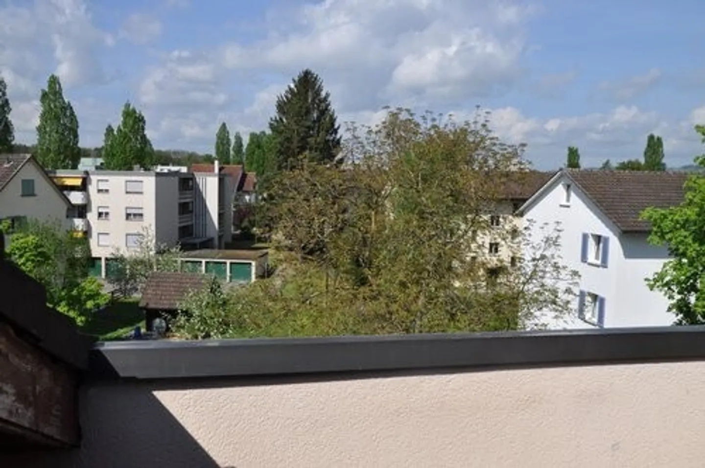 Apartment seeks single - Photo 8 of 11