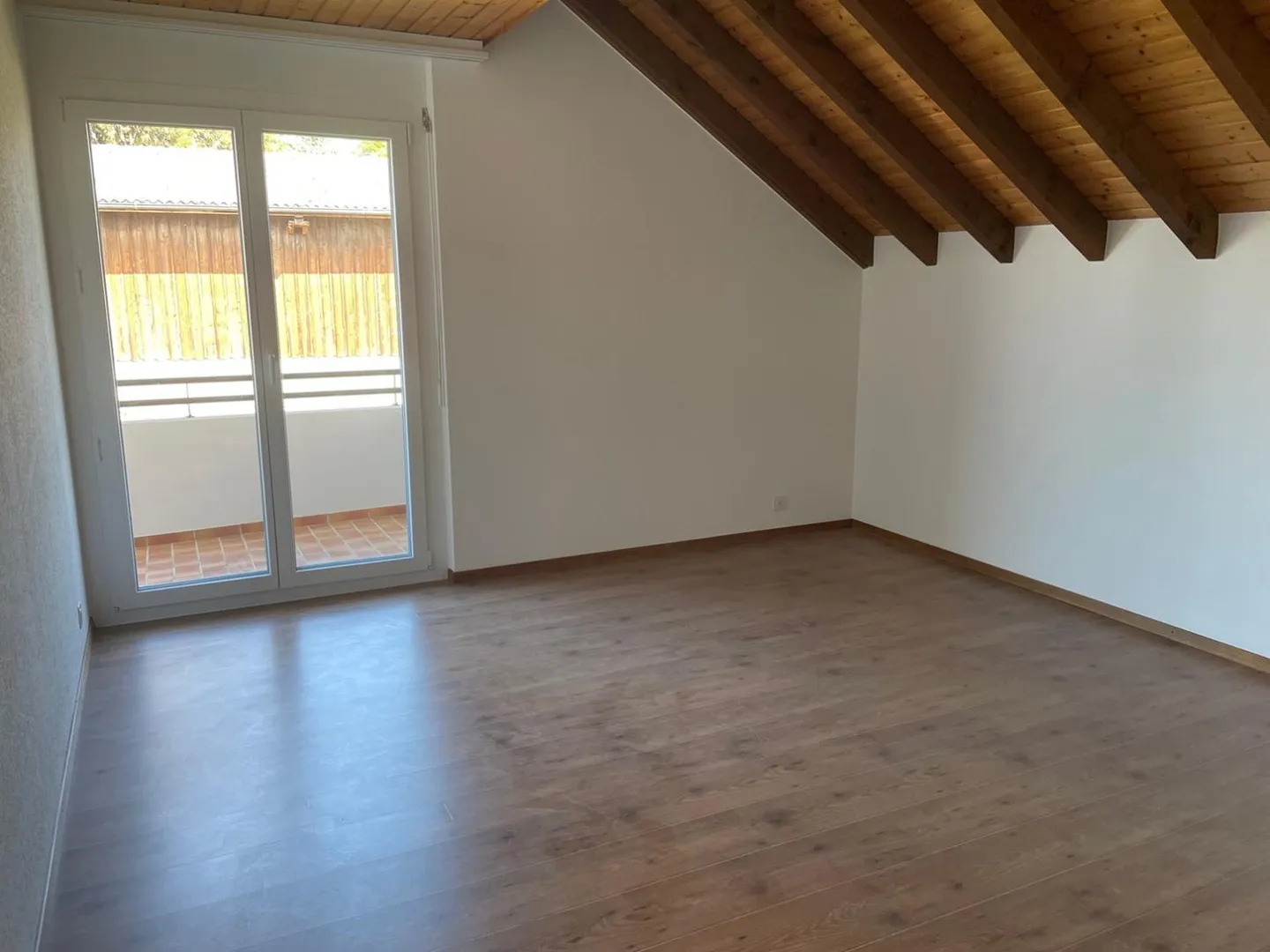 Duplex spacieux avec mezzanine - Photo 6 sur 9