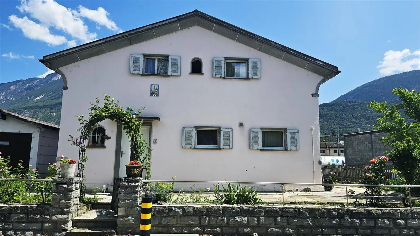 Esclusività - Villa di 4,5 locali con giardino, nel cuore di Sierre - Foto 1 di 12