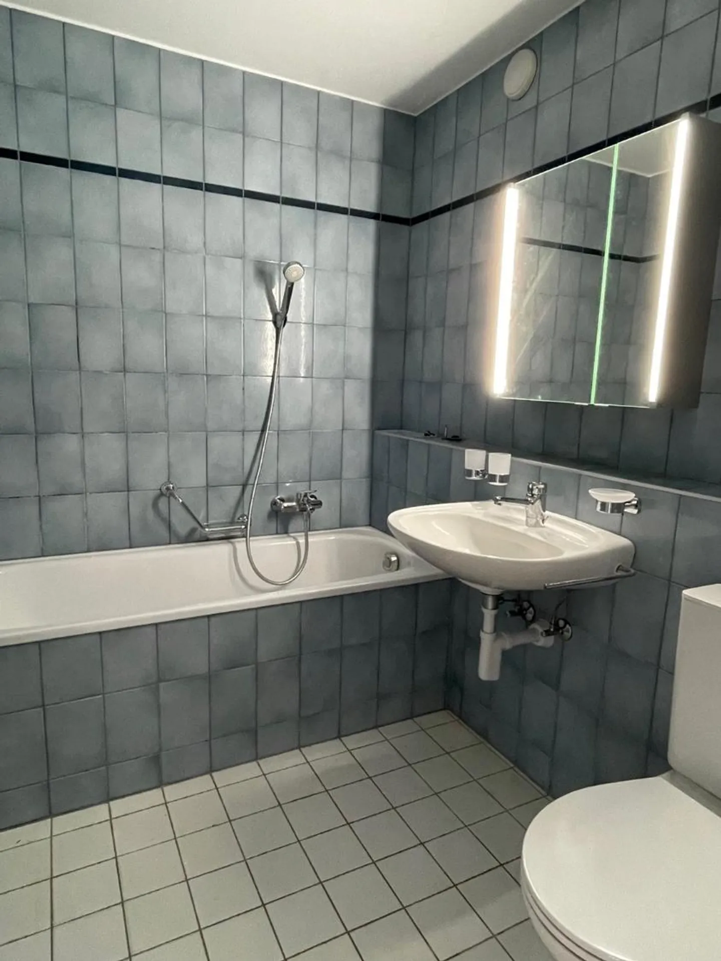 Duplex spacieux avec mezzanine - Photo 8 sur 9