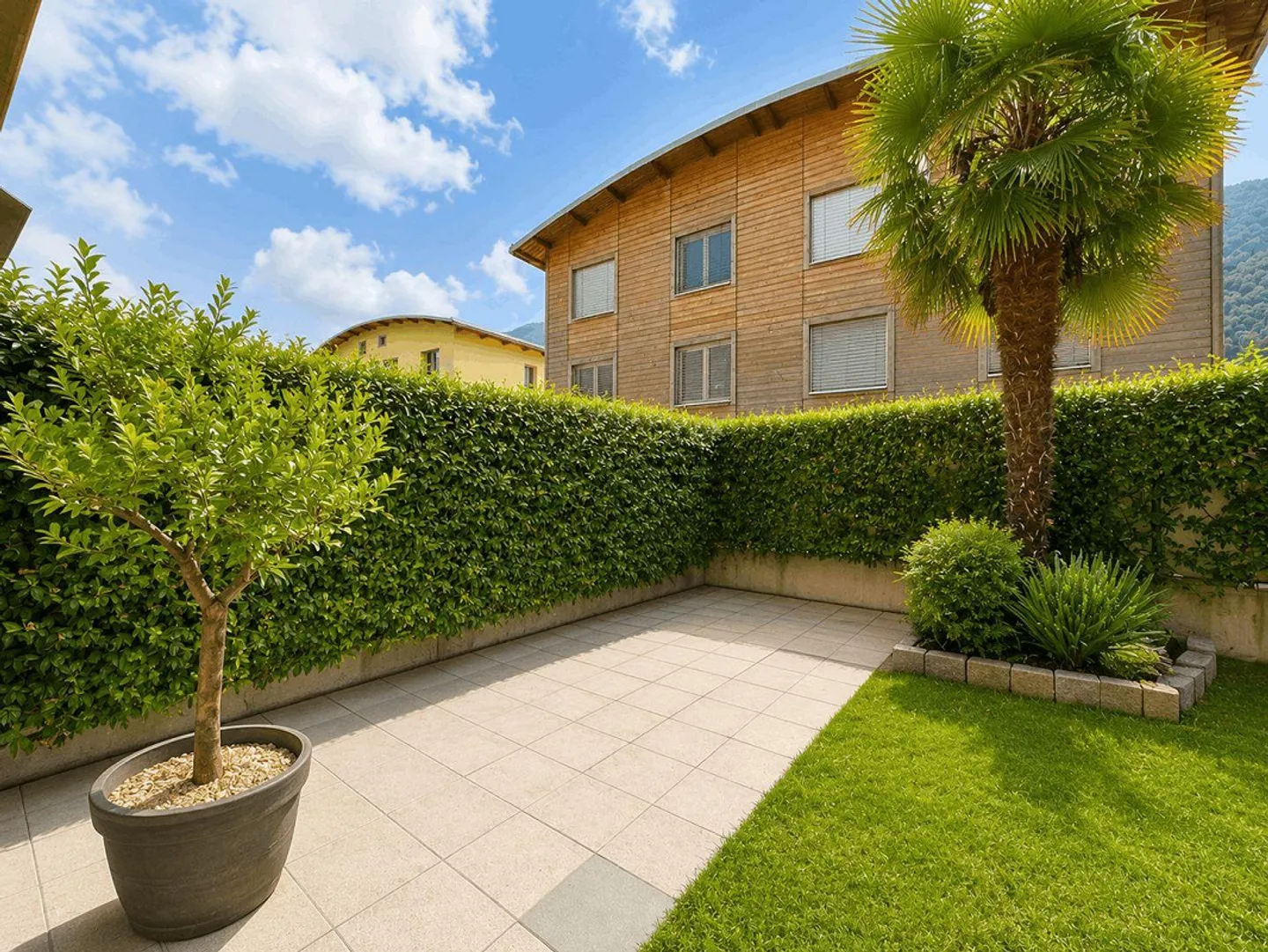 Familienhaus mit Terrassen und privatem Garten - Foto 19 von 23