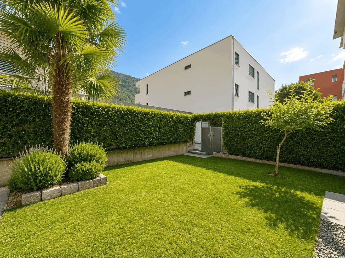 Familienhaus mit Terrassen und privatem Garten - Foto 20 von 23