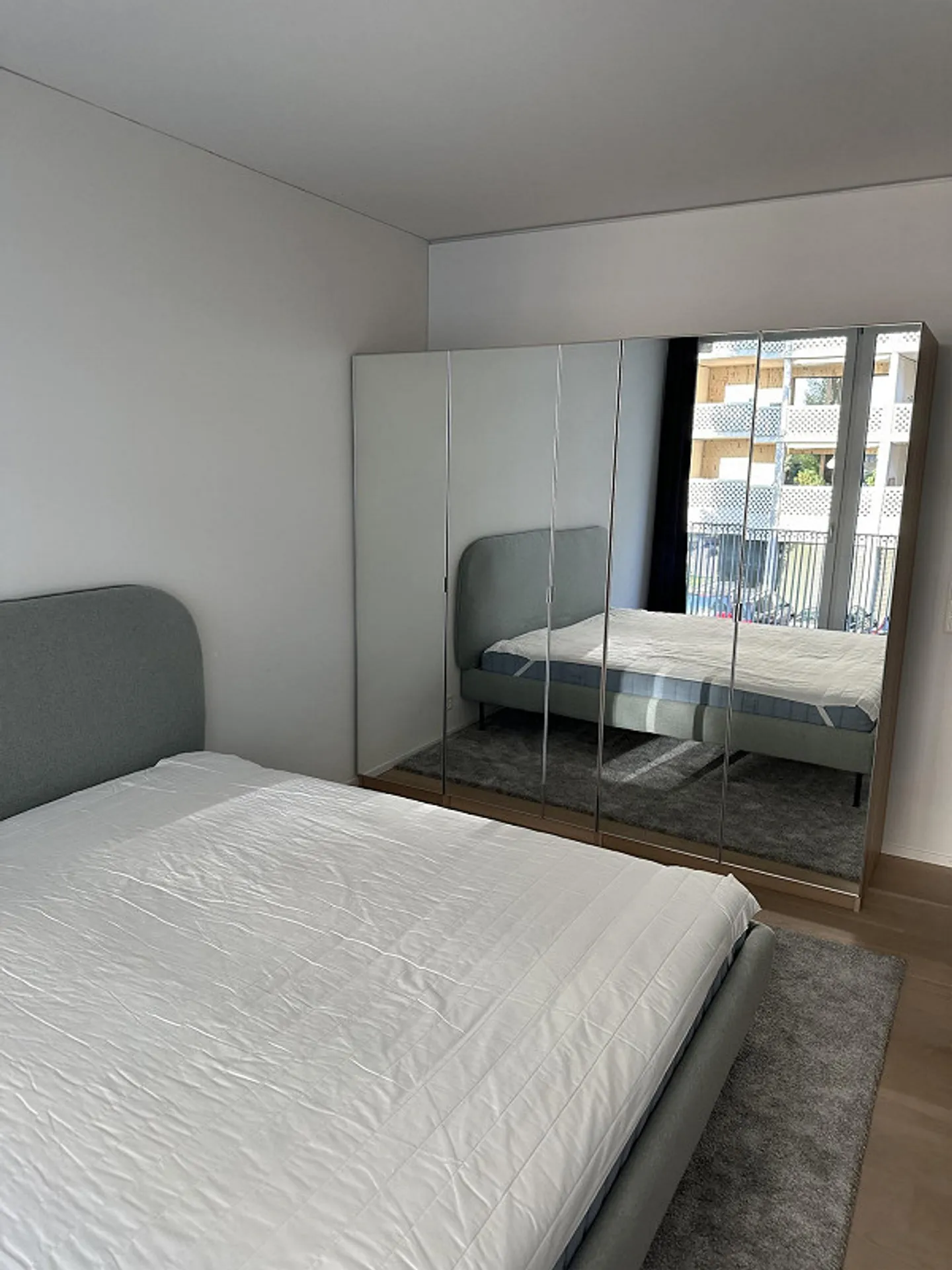 Modern 2.5-room apartment on Turbinenstrasse in Zurich - Photo 5 of 12