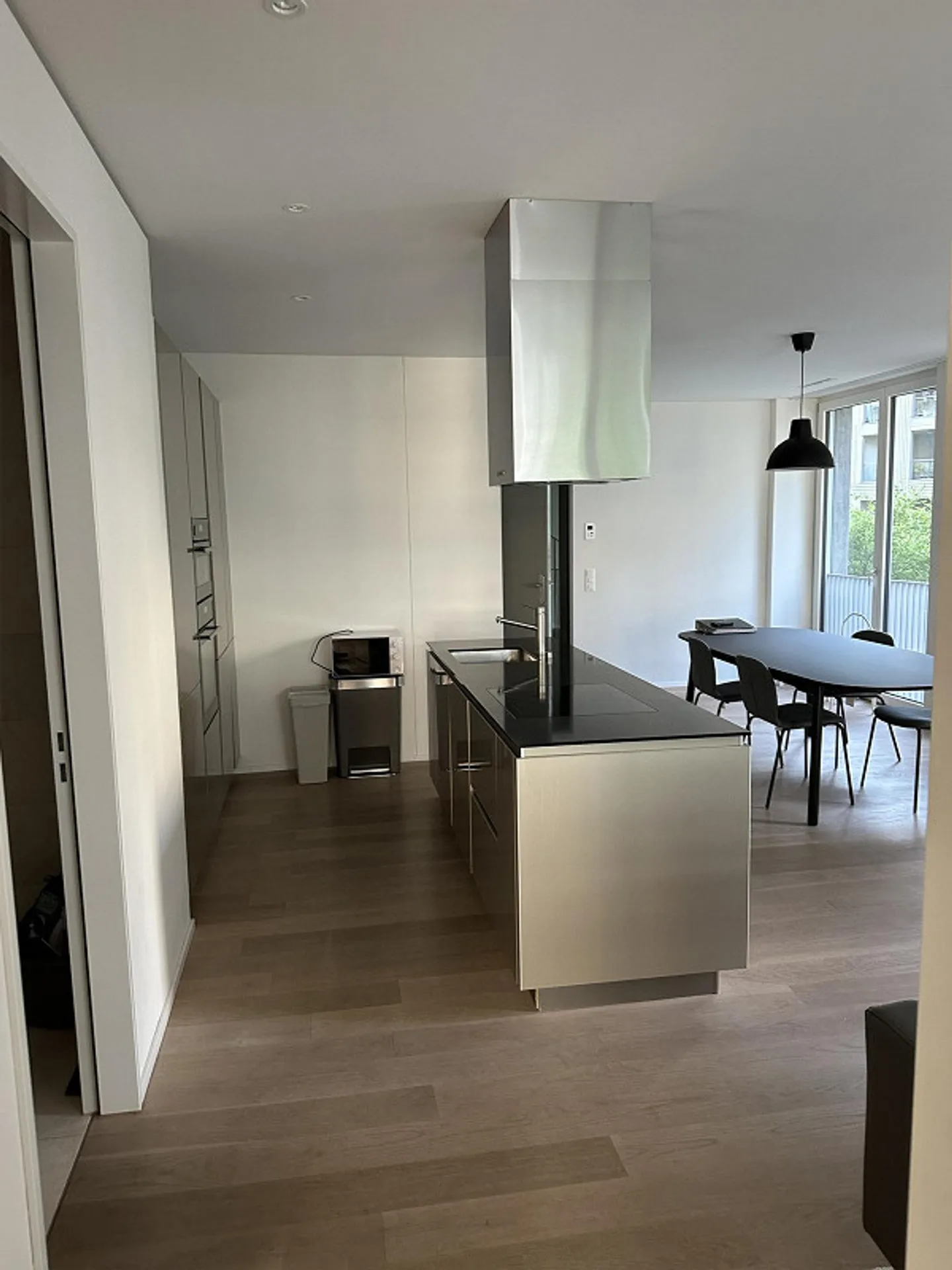 Modern 2.5-room apartment on Turbinenstrasse in Zurich - Photo 9 of 12