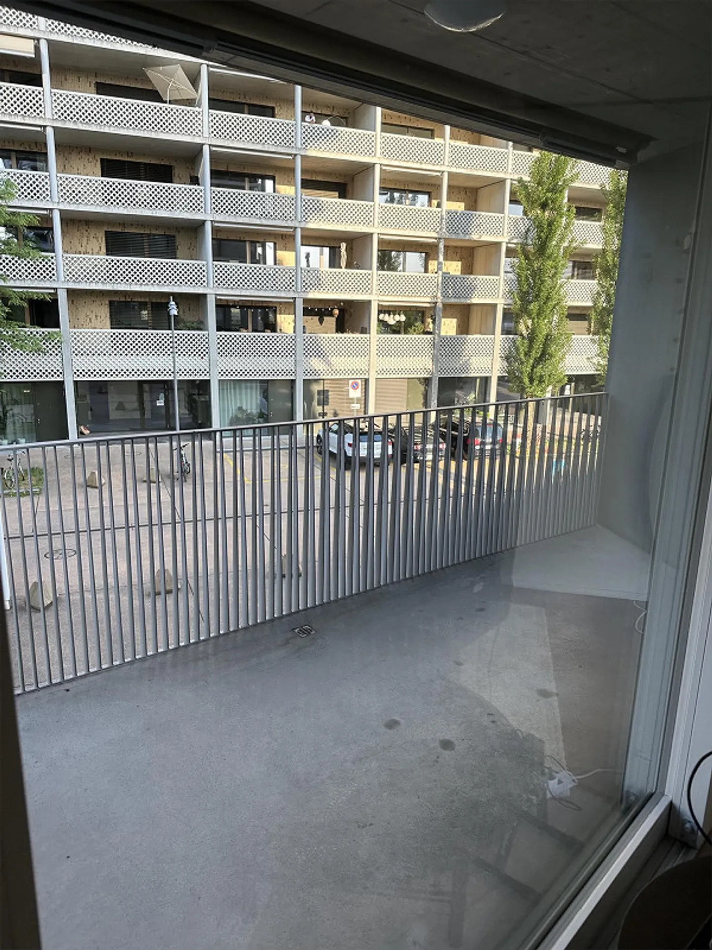 Modern 2.5-room apartment on Turbinenstrasse in Zurich - Photo 11 of 12