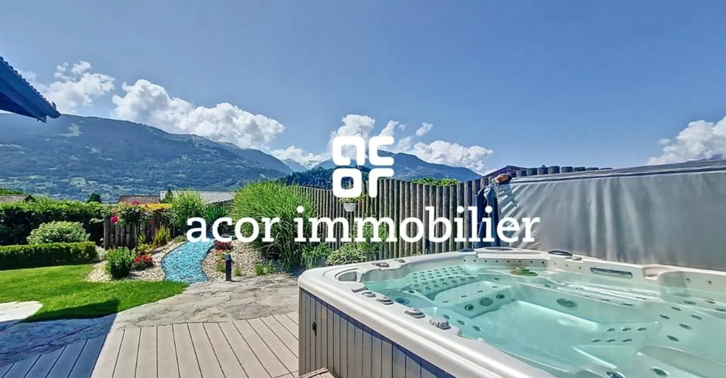 Charming Villa with Studio - Photo 4 of 5